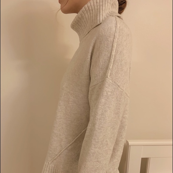 grey cozy turtle neck sweater ❄️ - Picture 3 of 3